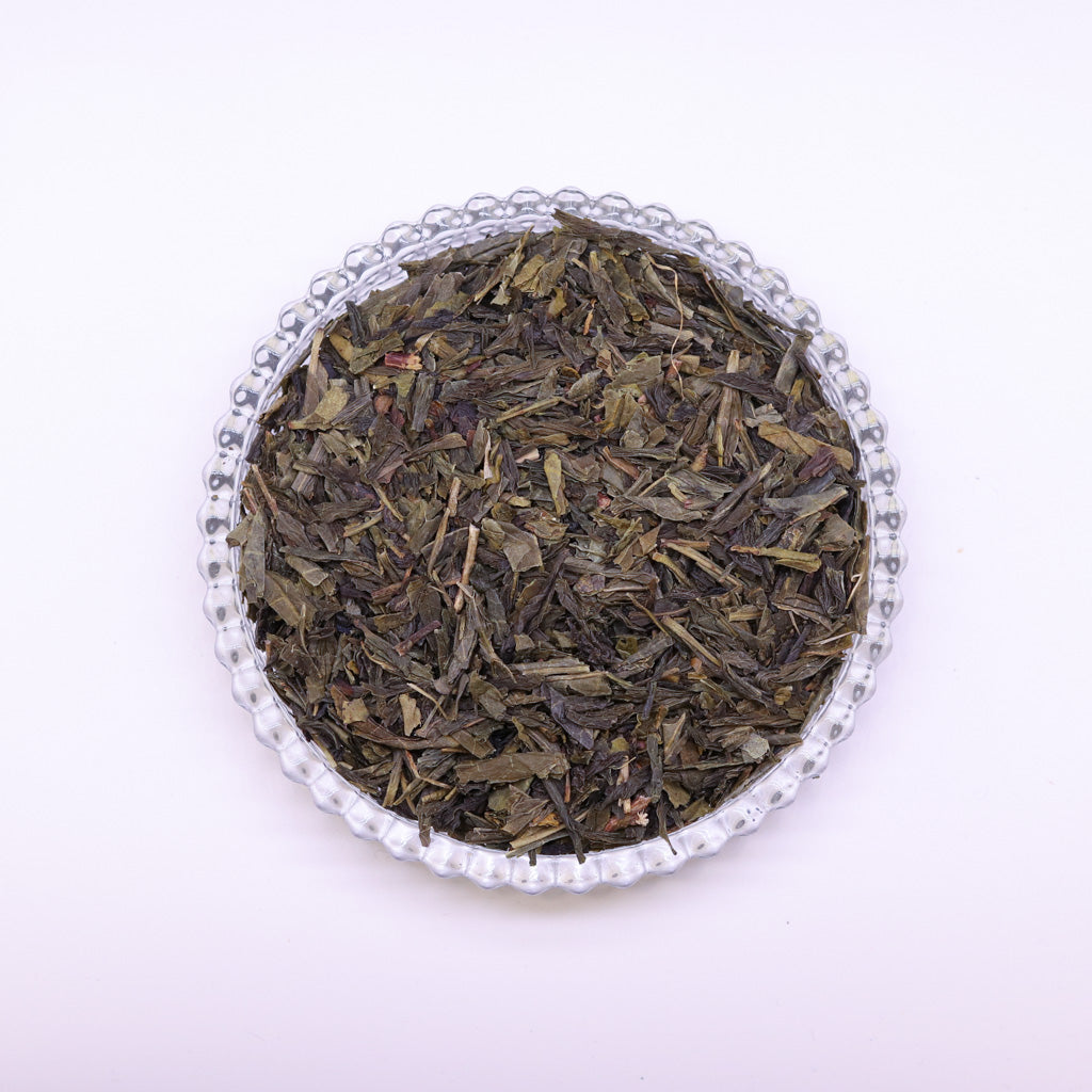 Glasschale mit losem ‚Dao Feng Bio Sencha‘ Bio Grüntee