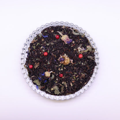 Glasschale mit losem Würziger Assam Kick Bio Schwarztee
