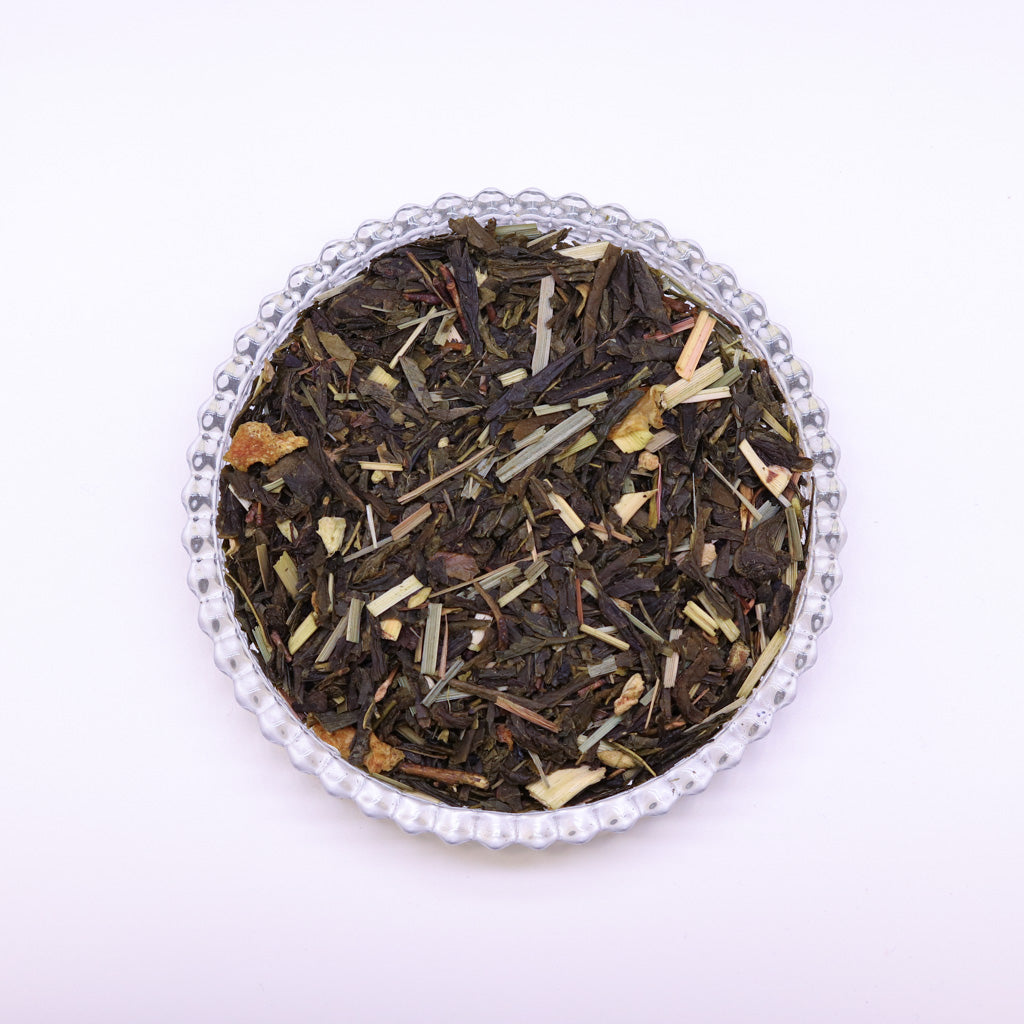 Glasschale mit losem ‚Zitrus Sencha‘ Bio Grüntee