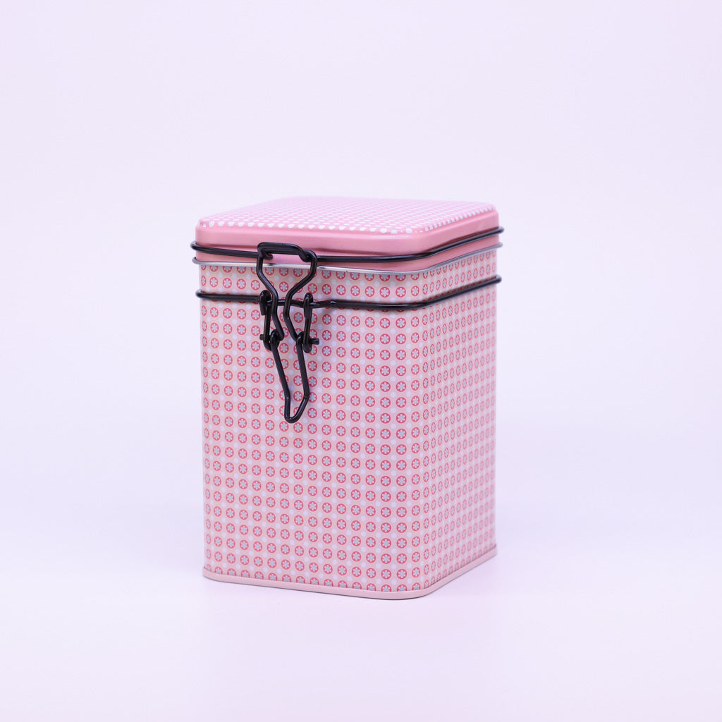 Teedose Bella in rosa auf weißem Hintergrund